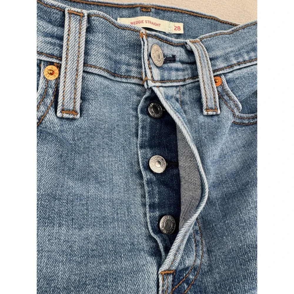 Levis Wedgie Straight High Rise Jeans Medium Wash Raw Hem Womens 28 (28x27) Blue